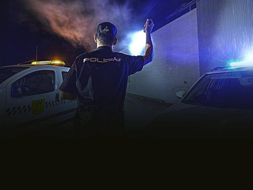 Fenix - TK22 TAC LED Flashlight with 5000 mAh Rechargeable Battery - 2800 lumen - TK22 TAC