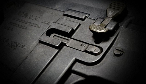 Strike Industries - Strike Magazine Catch - Red - SI-AR-SMC-RED