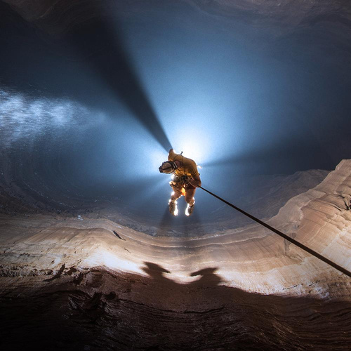 Fenix - Rechargeable LED Headlamp with 5000 mAh Battery - 3000 Lumens - HP30R V2.0