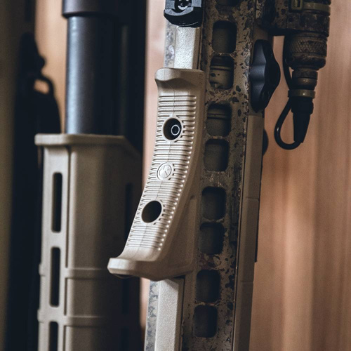 Magpul - Angled Fore Grip AFG® M-LOK® - FDE - MAG598-FDE