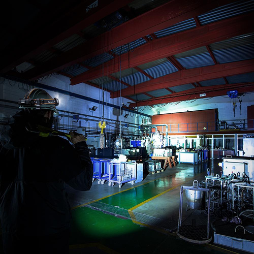 Fenix - LED Headlamp 25R V2.0 with 5000 mAh Battery - 1600 lumens - HP25R V2.0