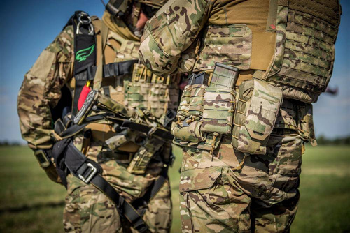 Direct Action - Pistol Magazine Carrier Pouch Speed Reload - PenCott GreenZone - PO-PTSR-CD5-PGZ