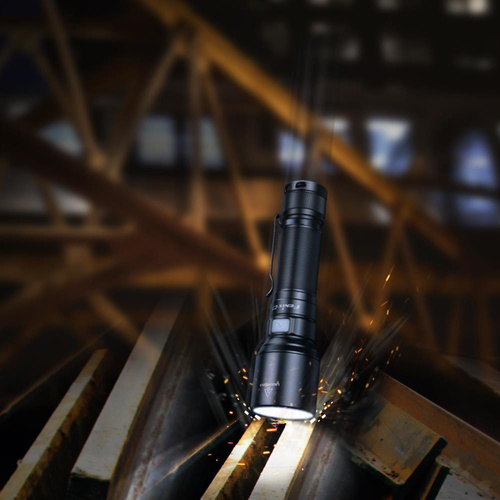 Fenix - Rechargeable LED Flashlight - 3000 Lumen - 5000 mAh - C7