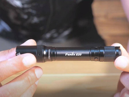 Fenix - E20 V2.0 Flashlight - 350 lumens